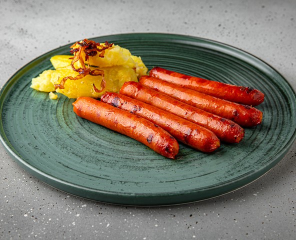 Nurnberg sausages - pork sausages with smoked paprika