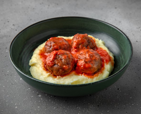 Chicken meatballs with mashed potatoes