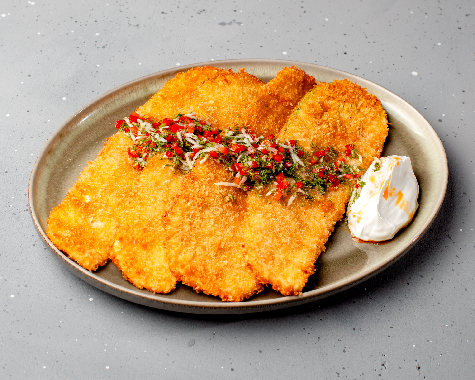 Crispy Zucchini with garlic sauce and yogurt