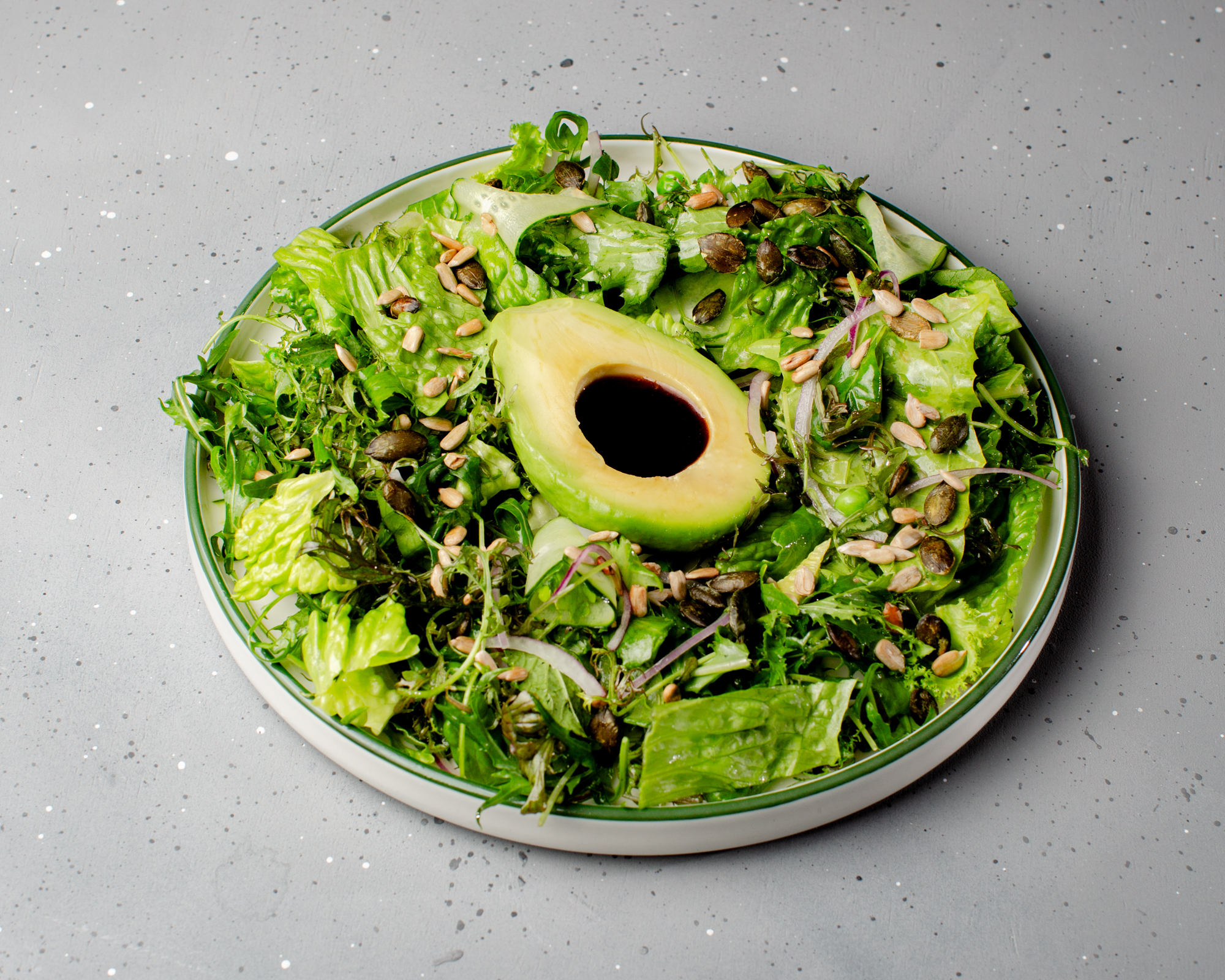 Green salad with avocado