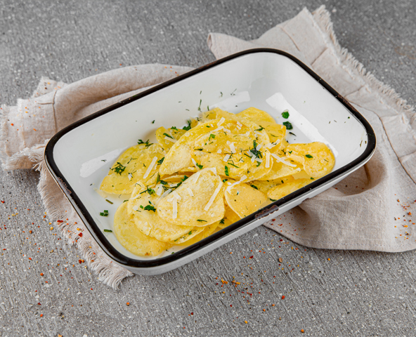 Potato chips with parmesan and truffle oil