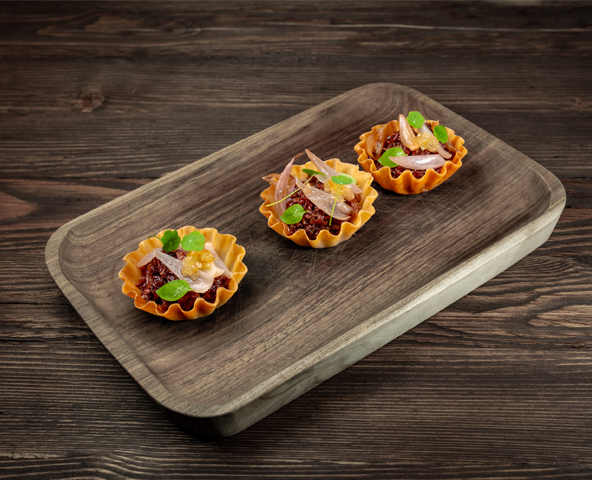 Onion tartlets with bacon