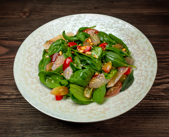 Spinach salad with smoked perch