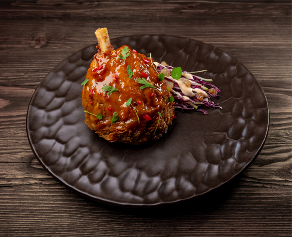 Pork knuckle with coleslaw