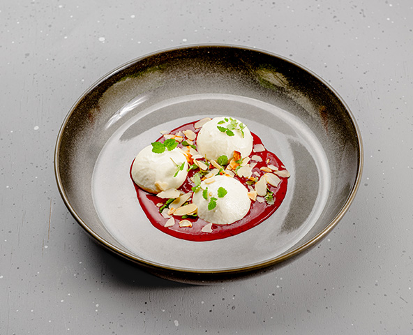 Панна-котта с клубничным кули