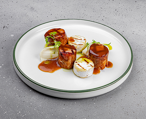 Pork tenderloin with camembert and celery cream